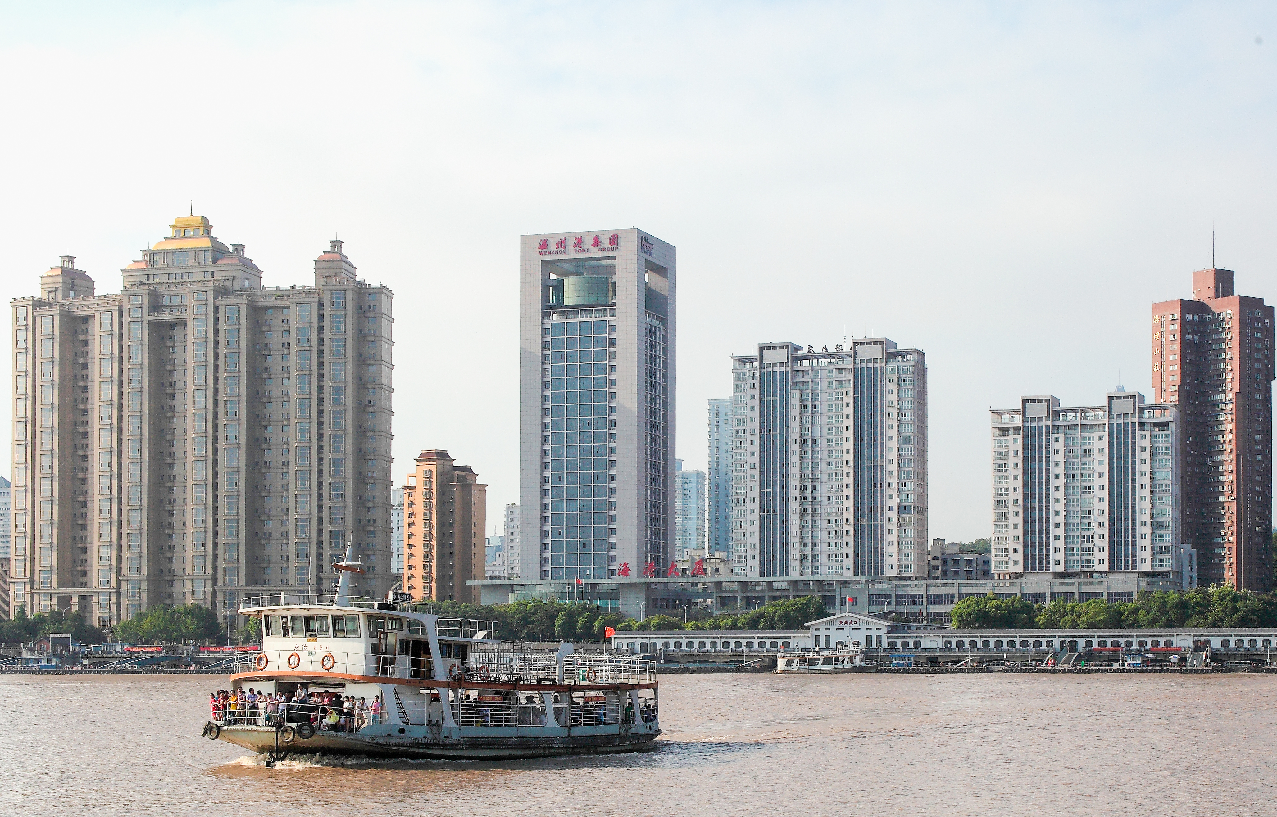 尊龙集团官网物业治理服务分公司